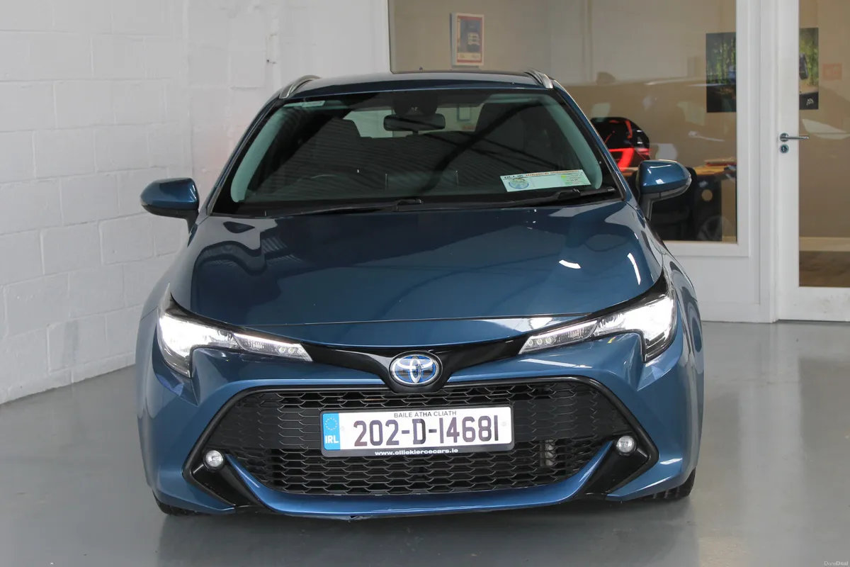 Toyota Corolla 2020 Touring Sports Low KMS New NCT - Image 3