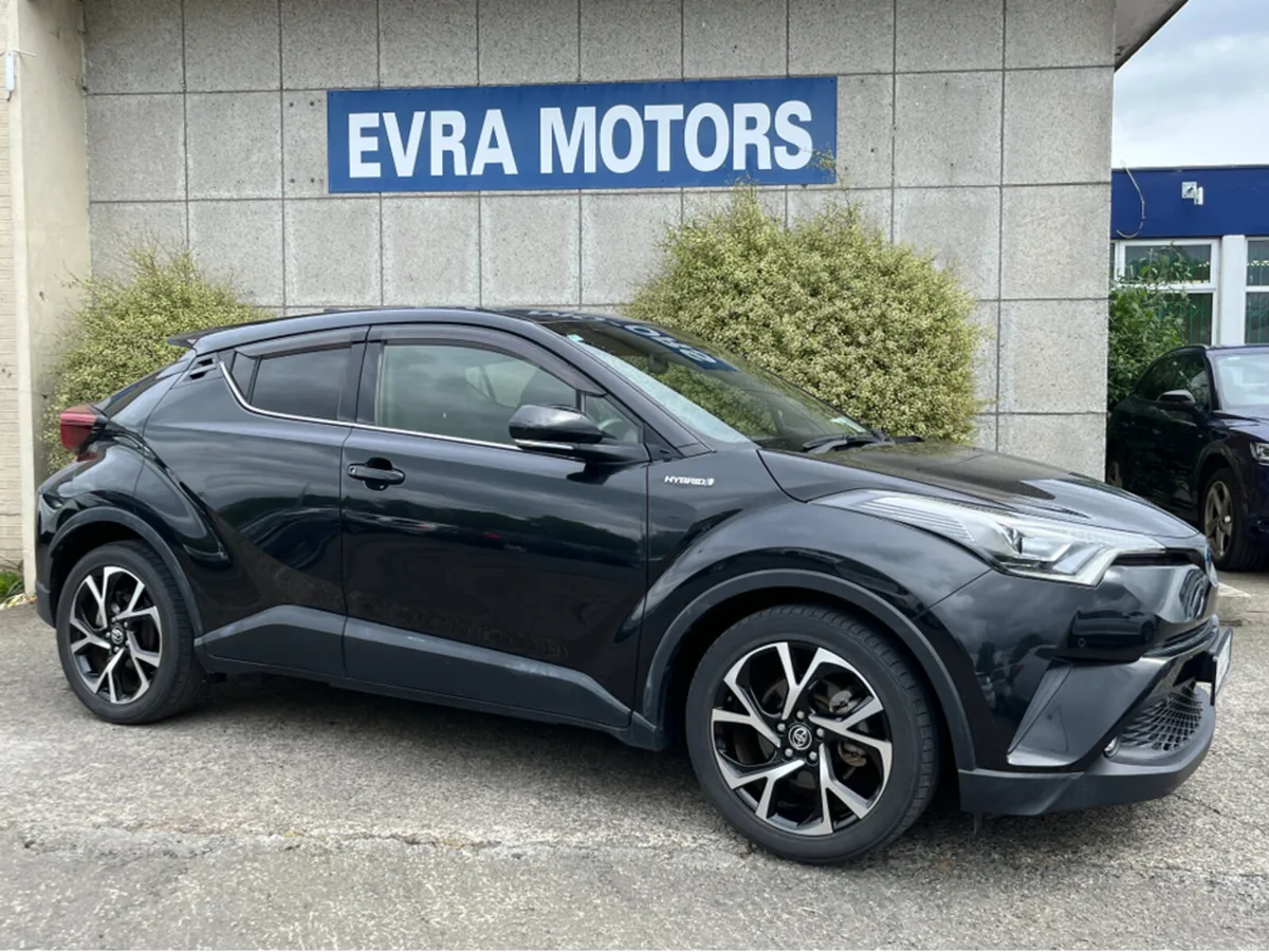 Toyota C-HR SOL HYBRID AUTOMATIC 1.8 PETROL //HALF - Image 3