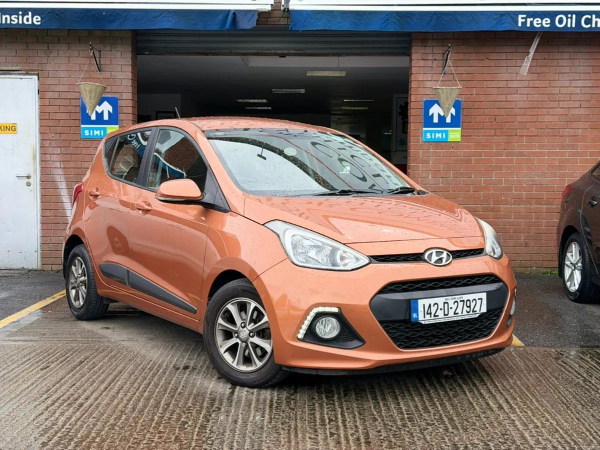 Hyundai i10 1.2 PREMIUM 5DR - LOW KMS - NEW NCT - Image 1
