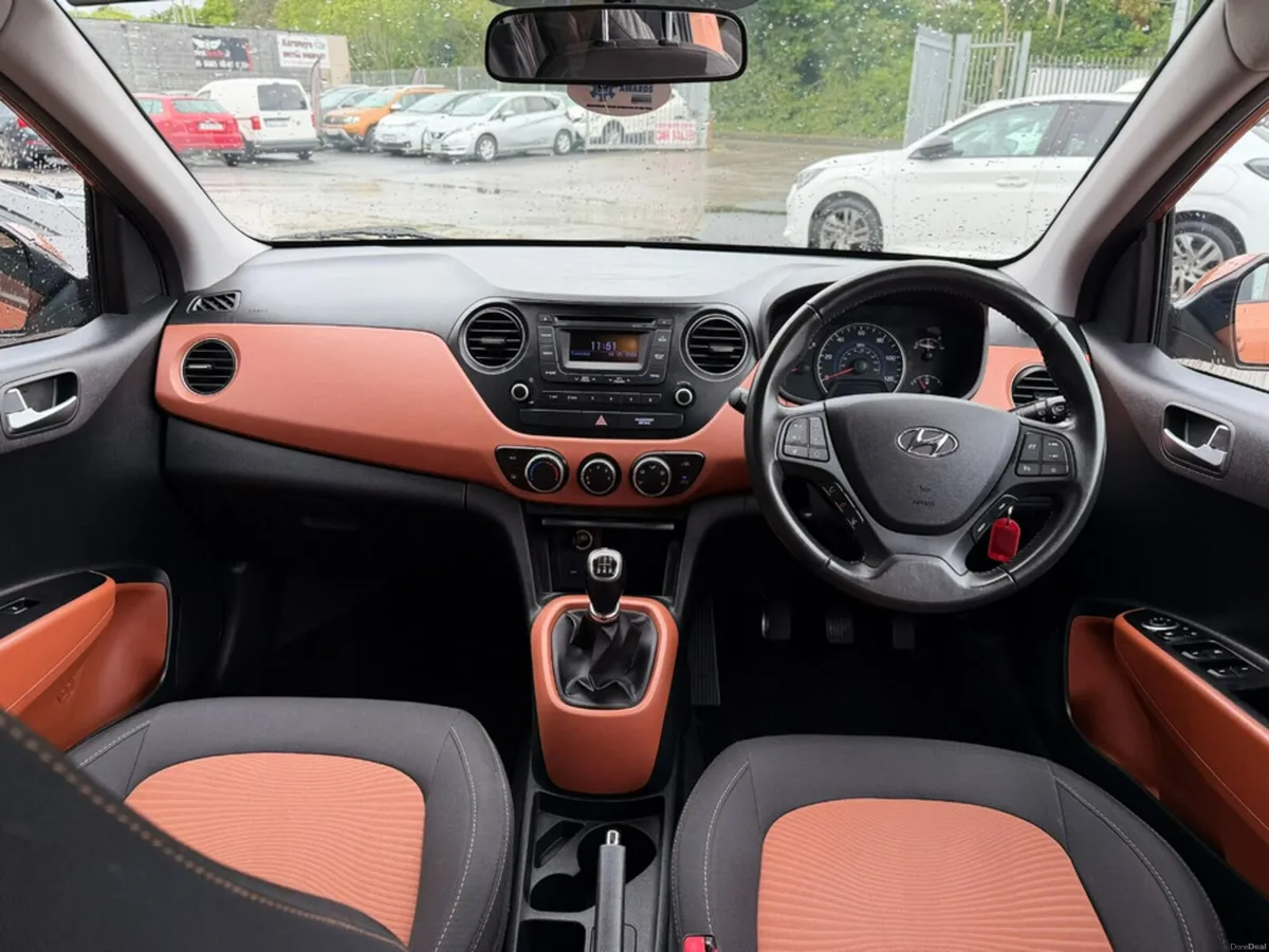Hyundai i10 1.2 PREMIUM 5DR - LOW KMS - NEW NCT - Image 4