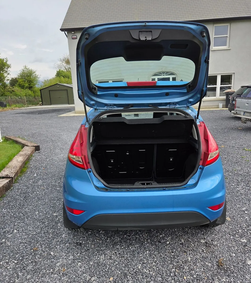 Ford Fiesta 2009 - Image 2