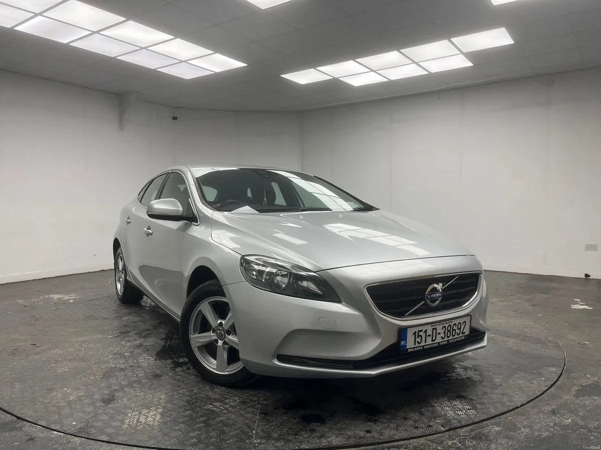 Volvo V40  Auto 1.6 Diesel - Image 1
