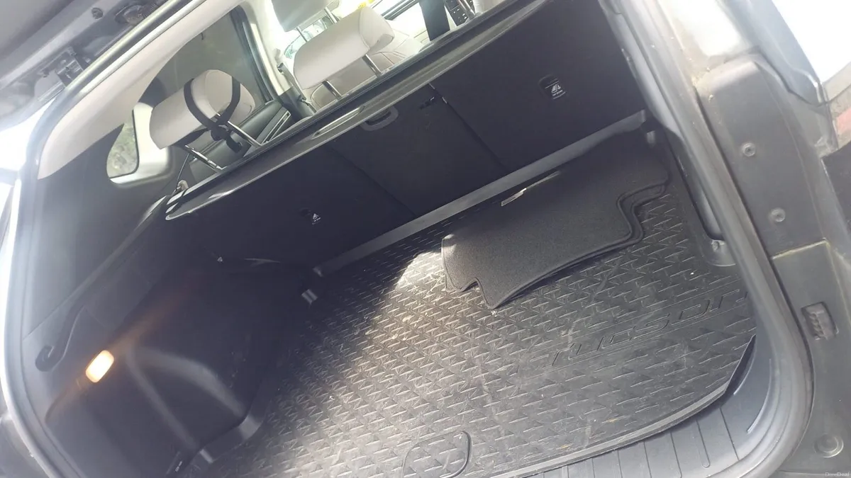 Car - Image 3