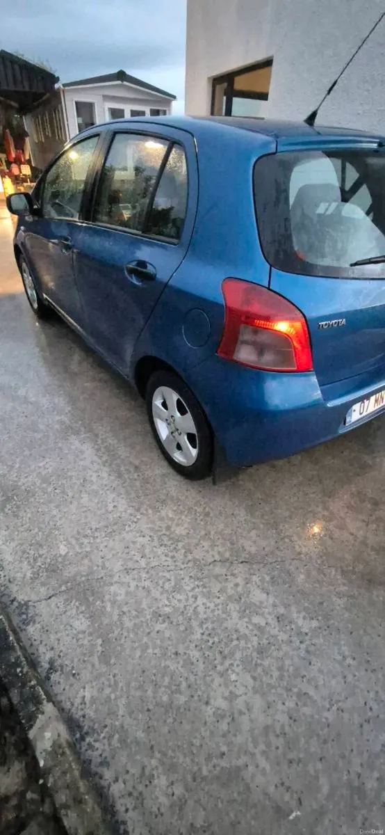 07 Toyota Yaris - Image 4