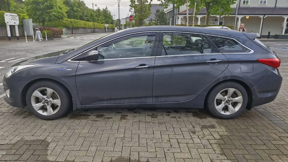 Hyundai i40 2013 - Image 2