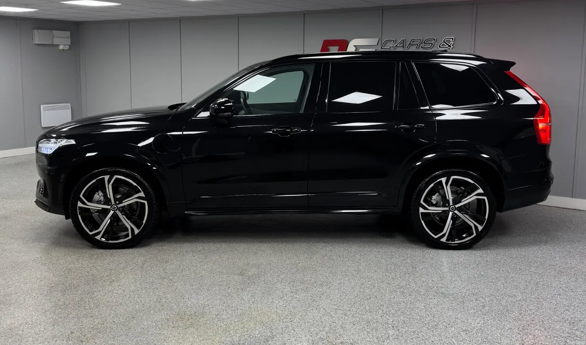 2021 Volvo XC90 2.0 R Design Auto 7 Seater - Image 4
