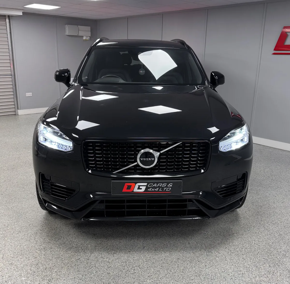 2021 Volvo XC90 2.0 R Design Auto 7 Seater - Image 2