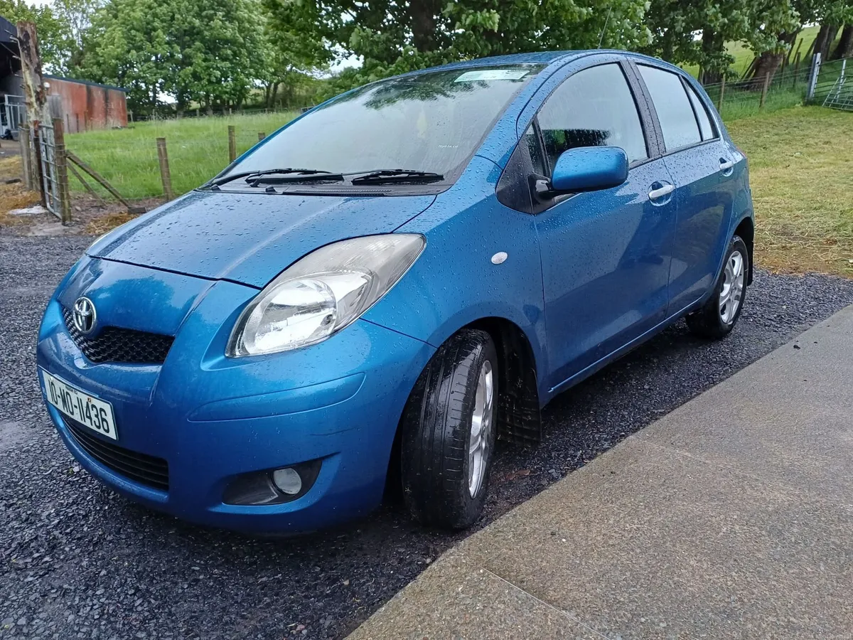 Toyota Yaris 2010 - Image 2
