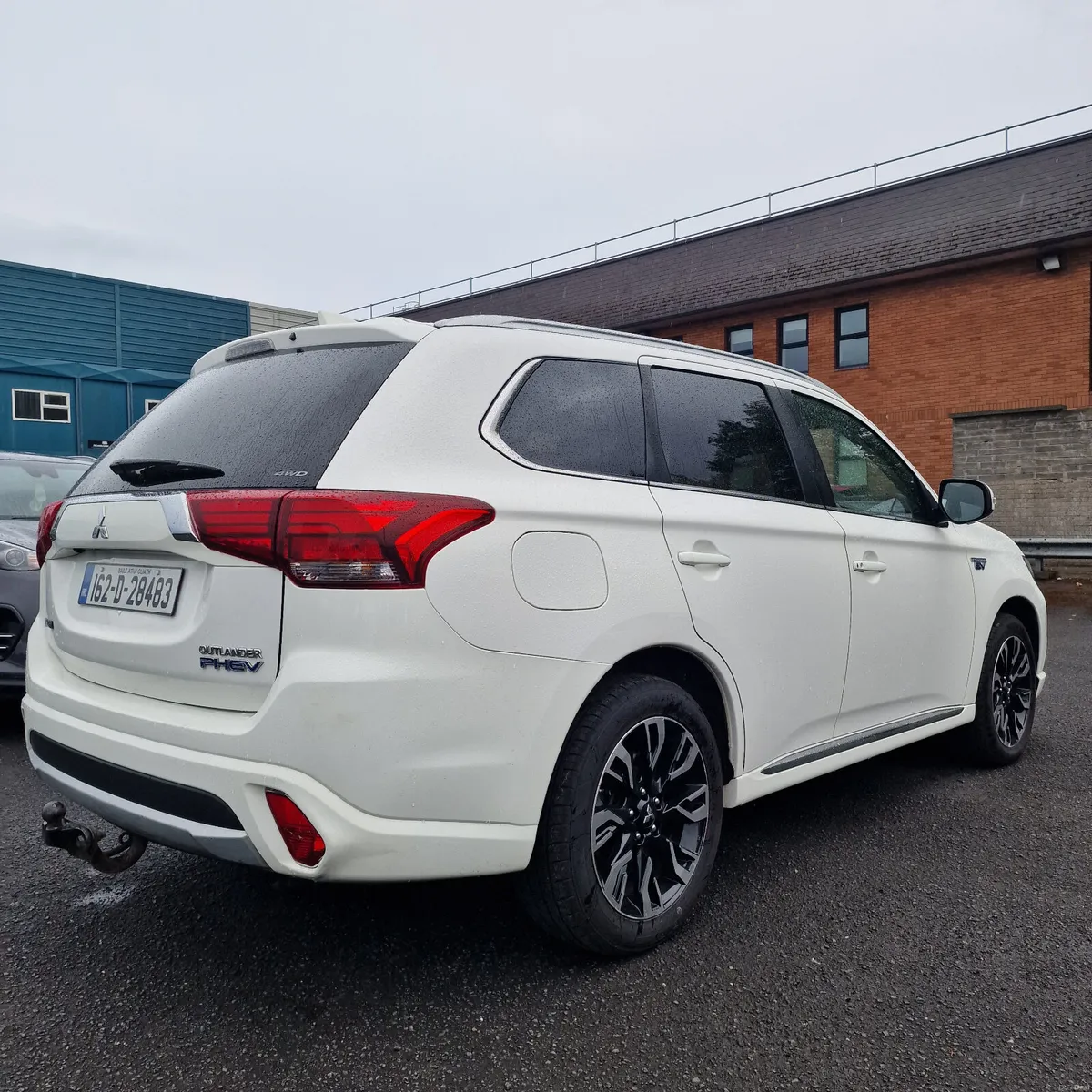 Mitsubishi Outlander 2016 High Specs Low Miles 4WD - Image 6
