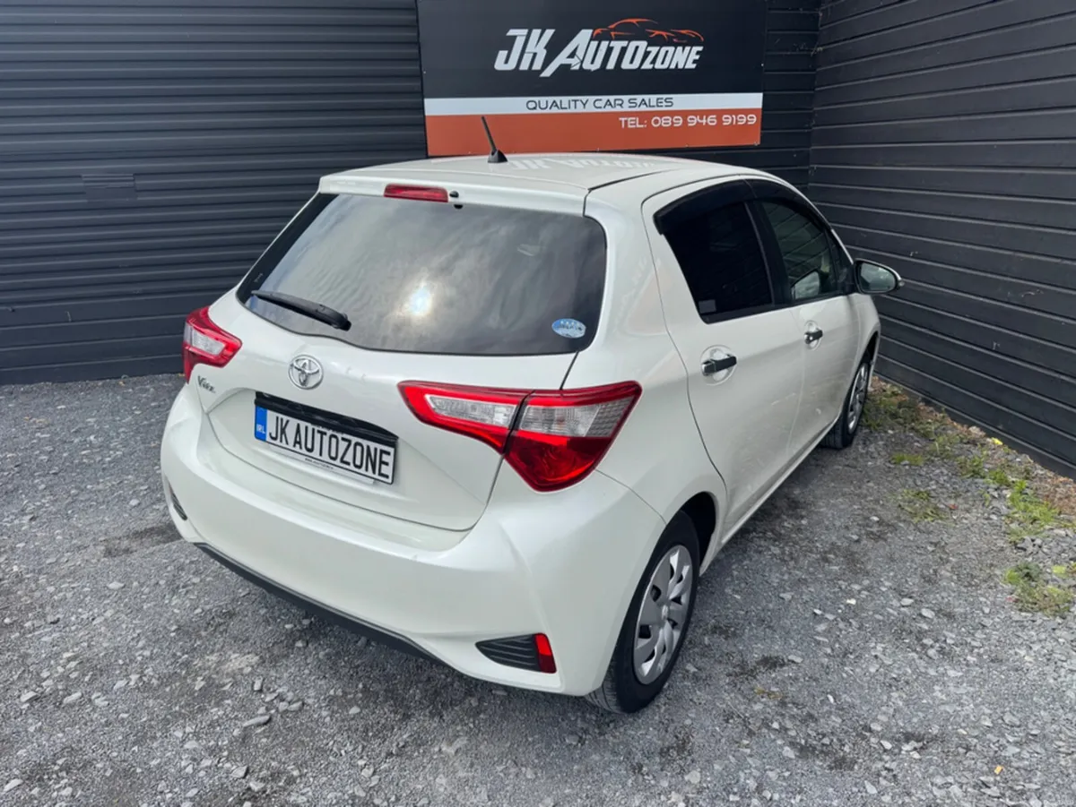 Toyota Yaris VITZ 1.0 AUTO - Image 4