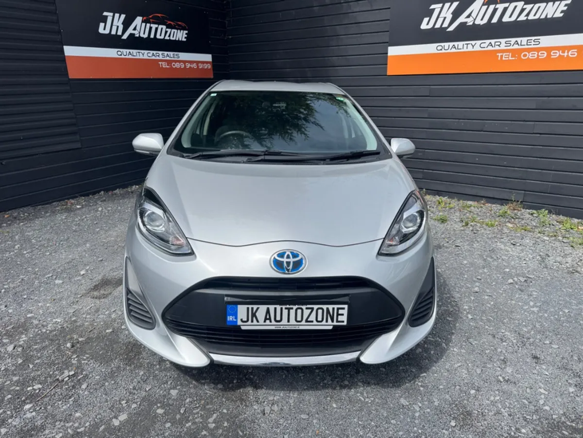 Toyota Aqua 1.5 HYBRID AUTO - Image 2