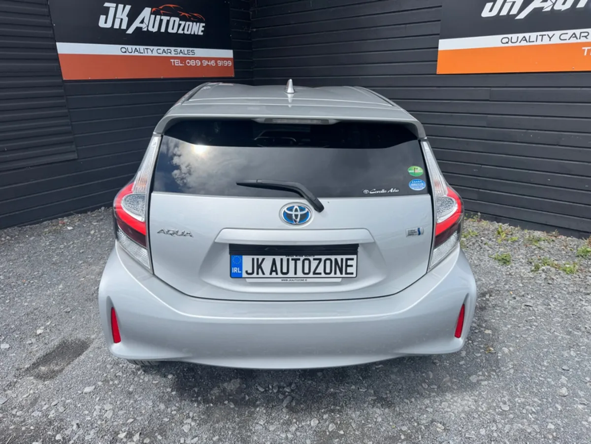 Toyota Aqua 1.5 HYBRID AUTO - Image 5