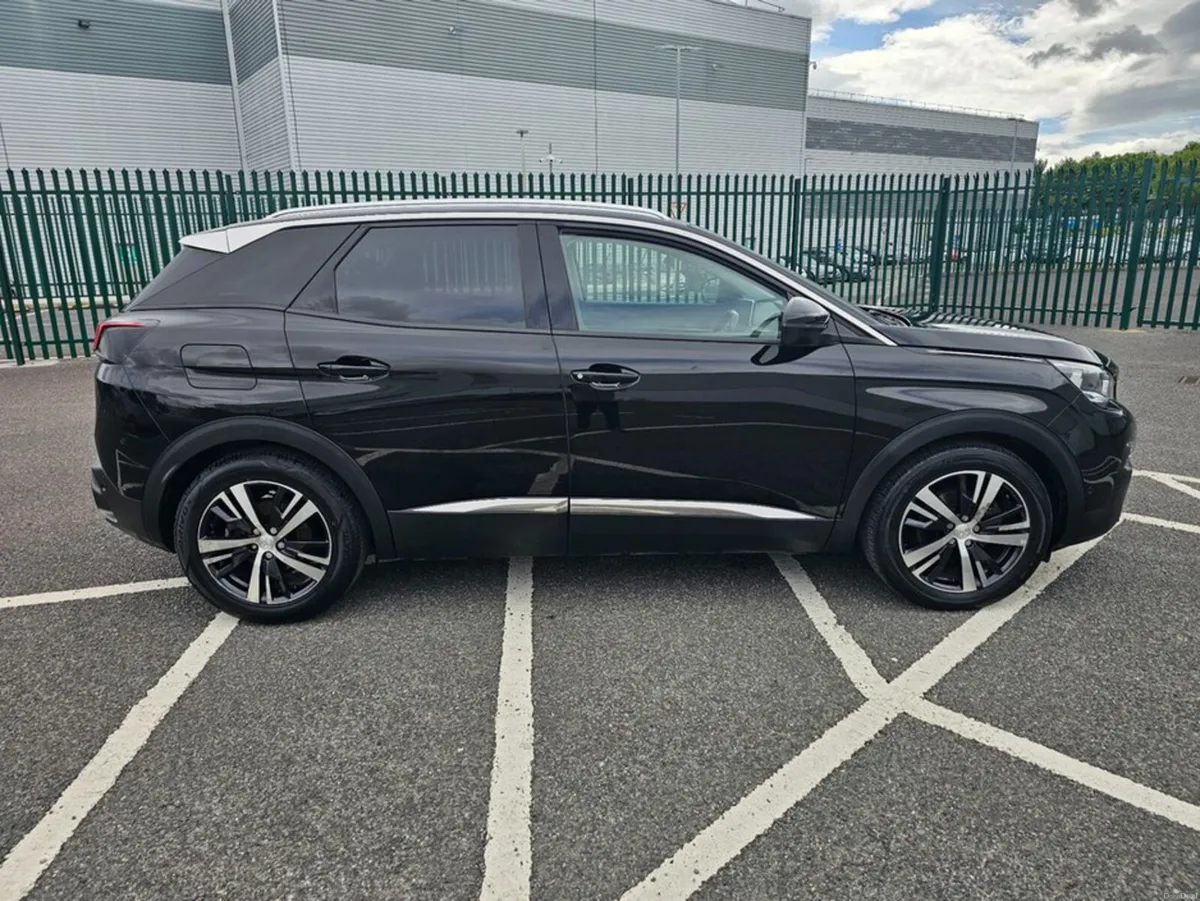 Peugeot 3008 1.2 PETROL, PURETECH, ALLURE MODEL, A - Image 4