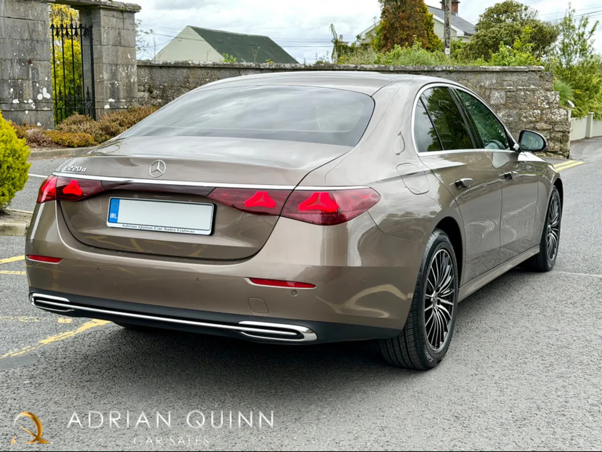 Mercedes-Benz E-Class 220d AVANTGARDE AUTO - Image 5