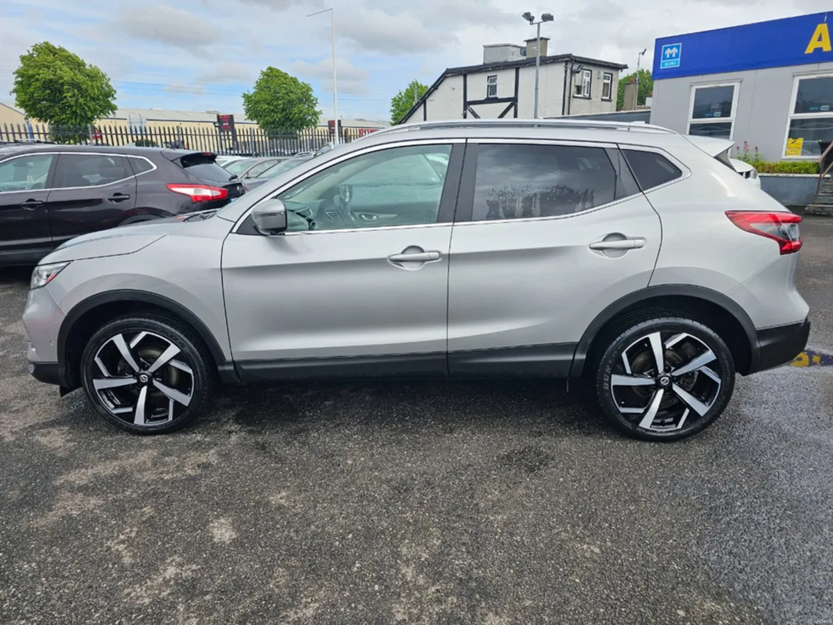 Nissan Qashqai 1.5 DCI TEKNA ** BOSE SPEAKERS ** H - Image 4