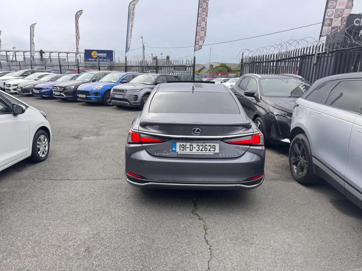 2019 Lexus ES 2.5 300H Hybrid Automatic - Image 6