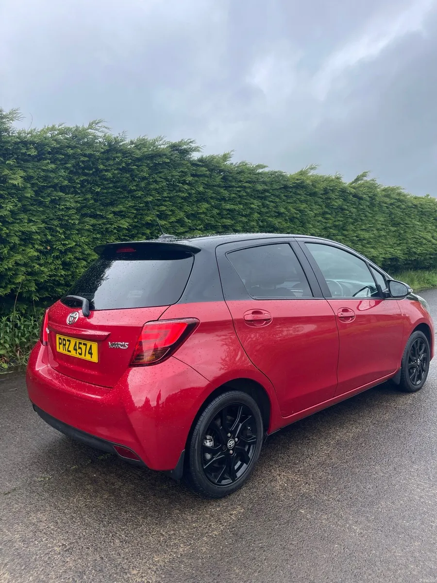 2017 Toyota Yaris Design 1.3 - Image 3