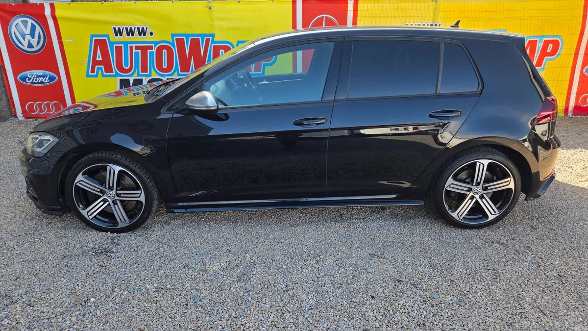 Volkswagen Golf R 2017 7.5 2.0 PETROL DSG - Image 4