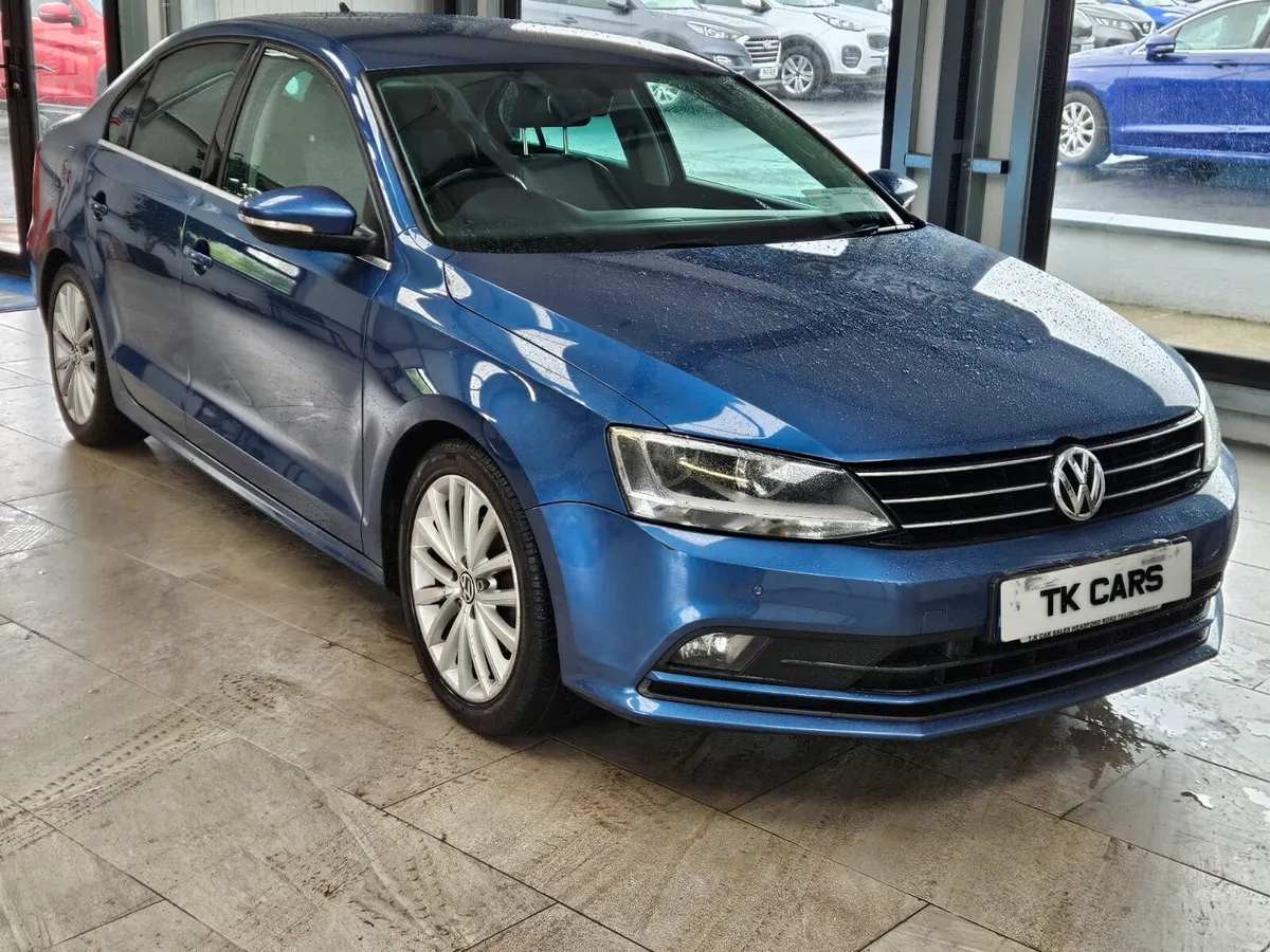 17 VOLKSWAGEN JETTA AUTOMATIC 2.0 DIESEL - Image 1