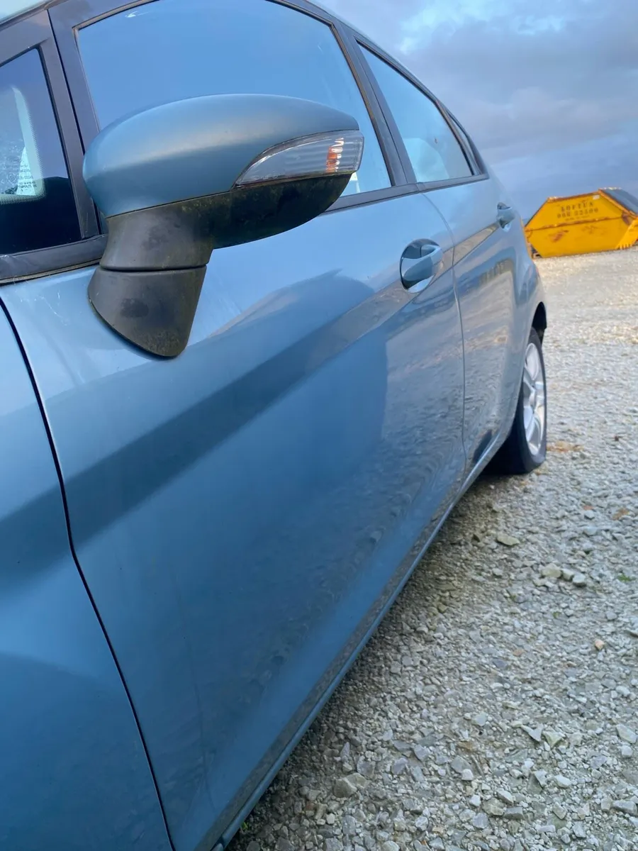 Car - Image 3