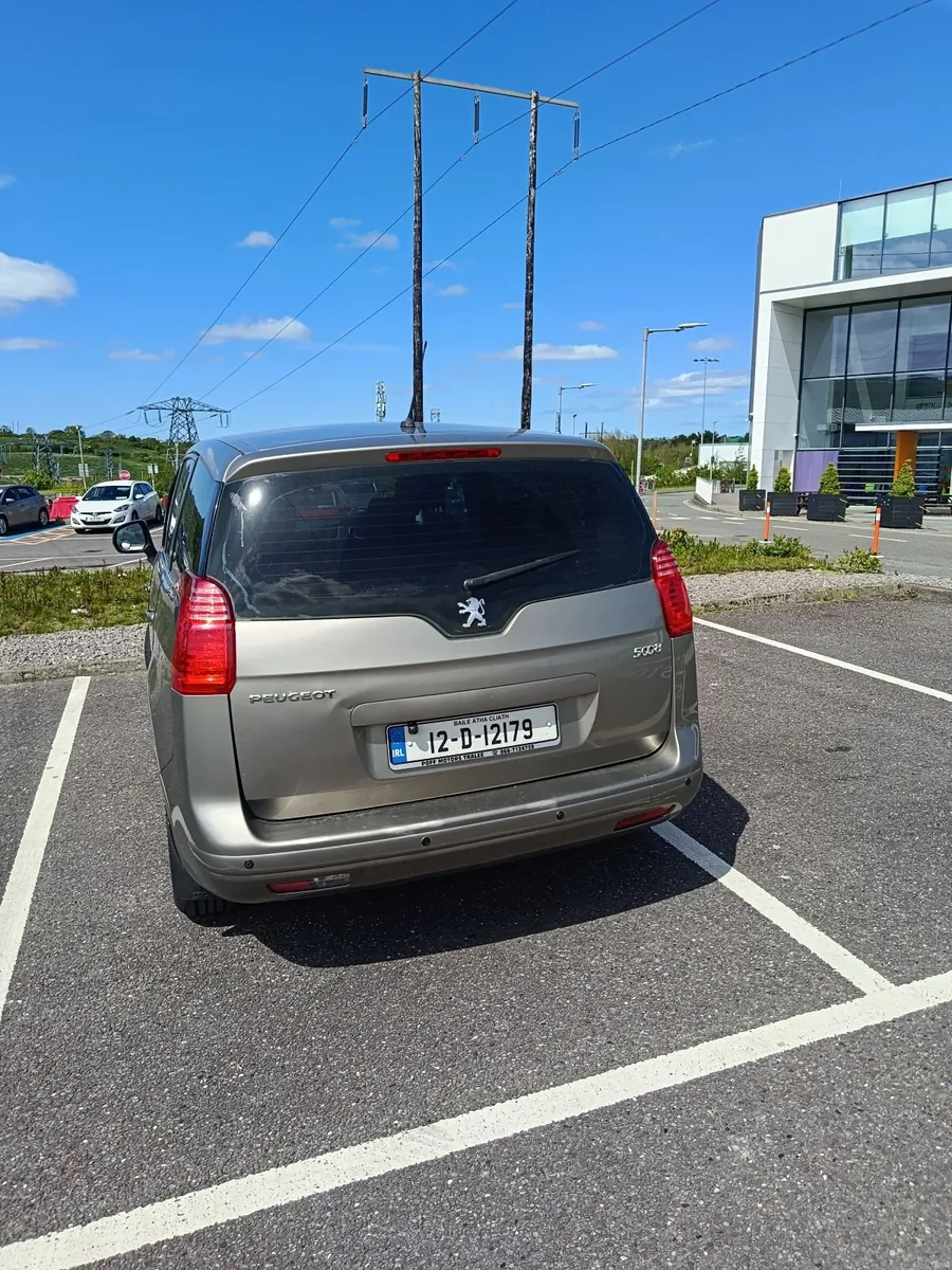 Peugeot 5008 2012 - Image 3