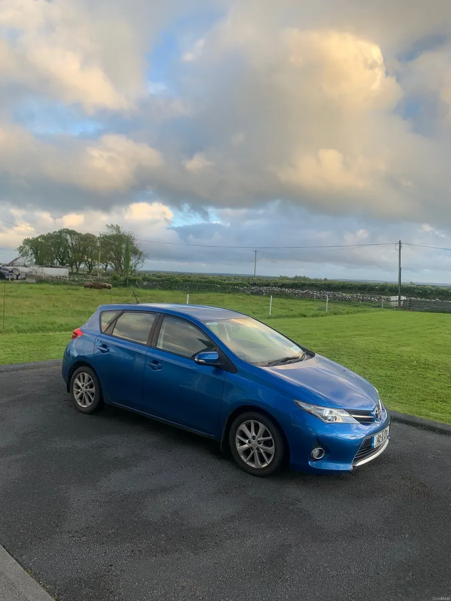 Toyota Auris 2014  very good condition - Image 1