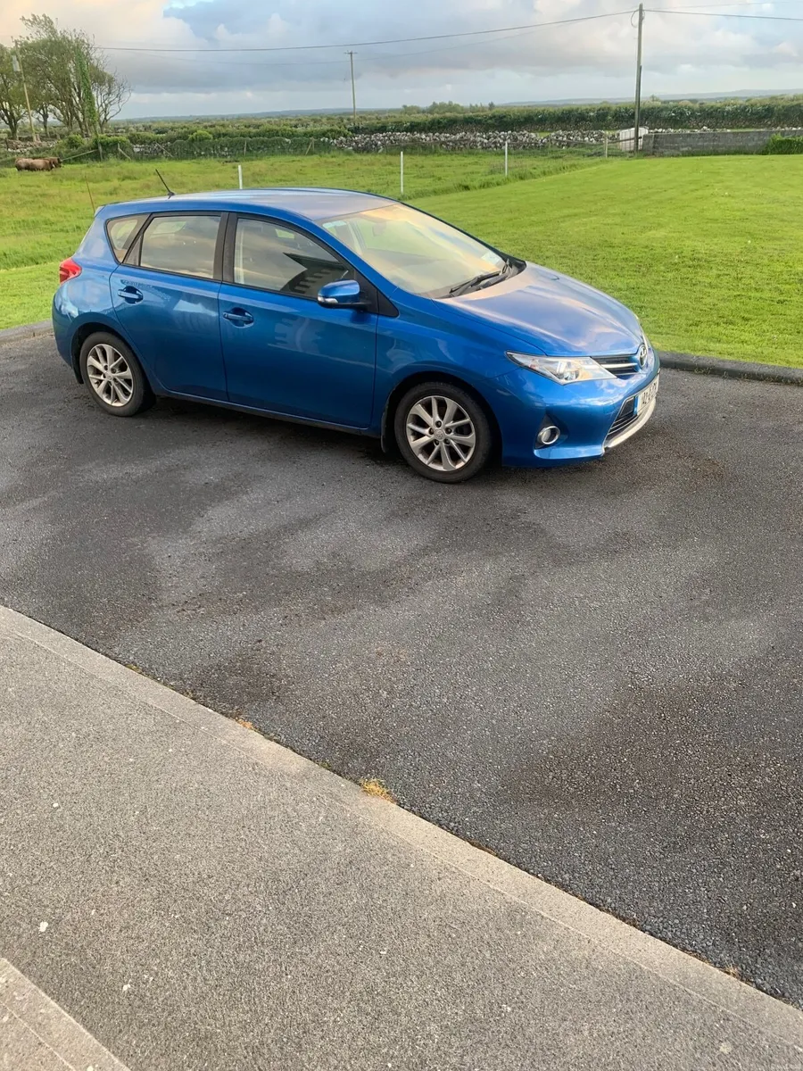 Toyota Auris 2014  very good condition - Image 4