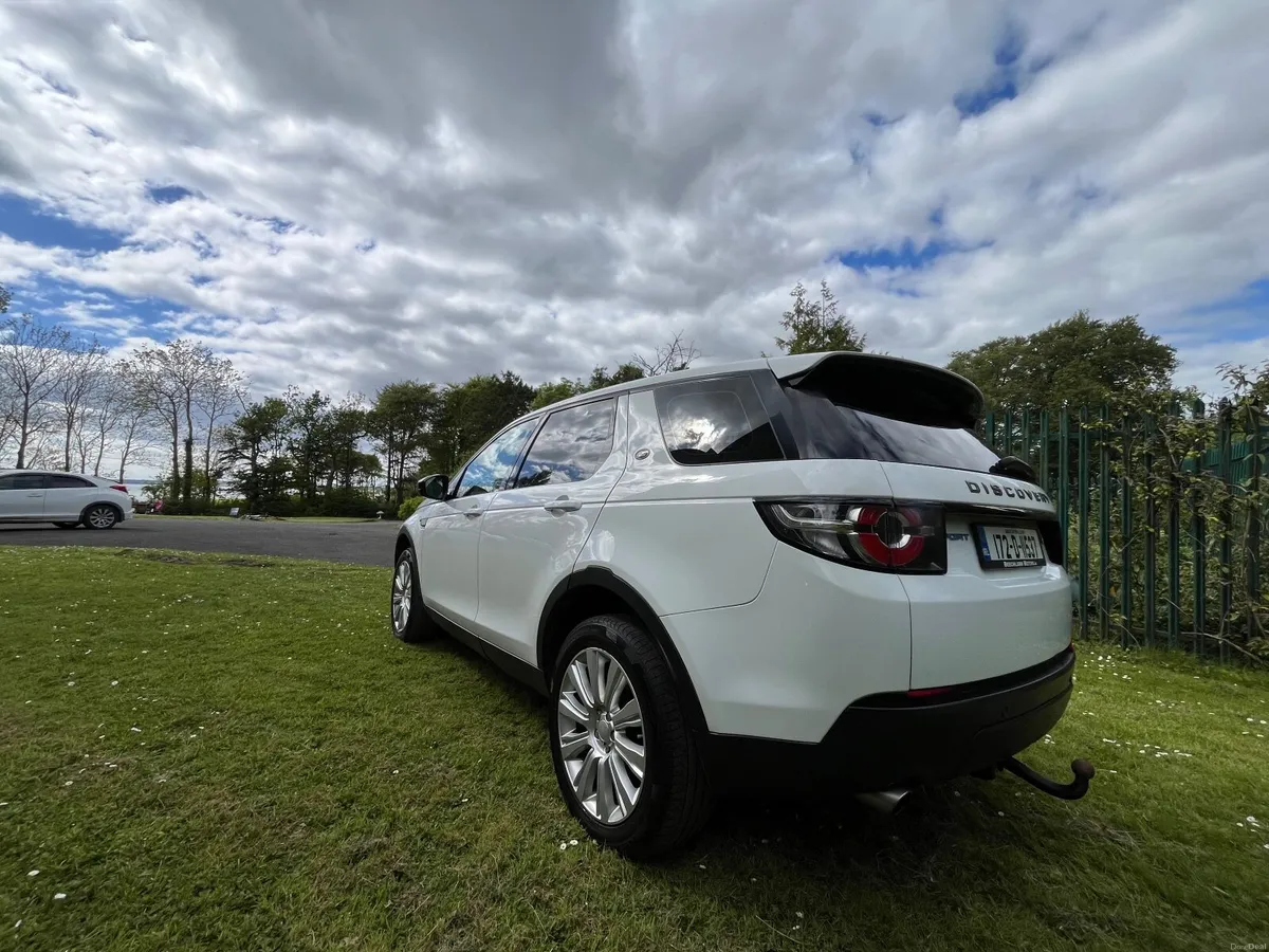 Land Rover Discovery Sport 2017 - Image 2