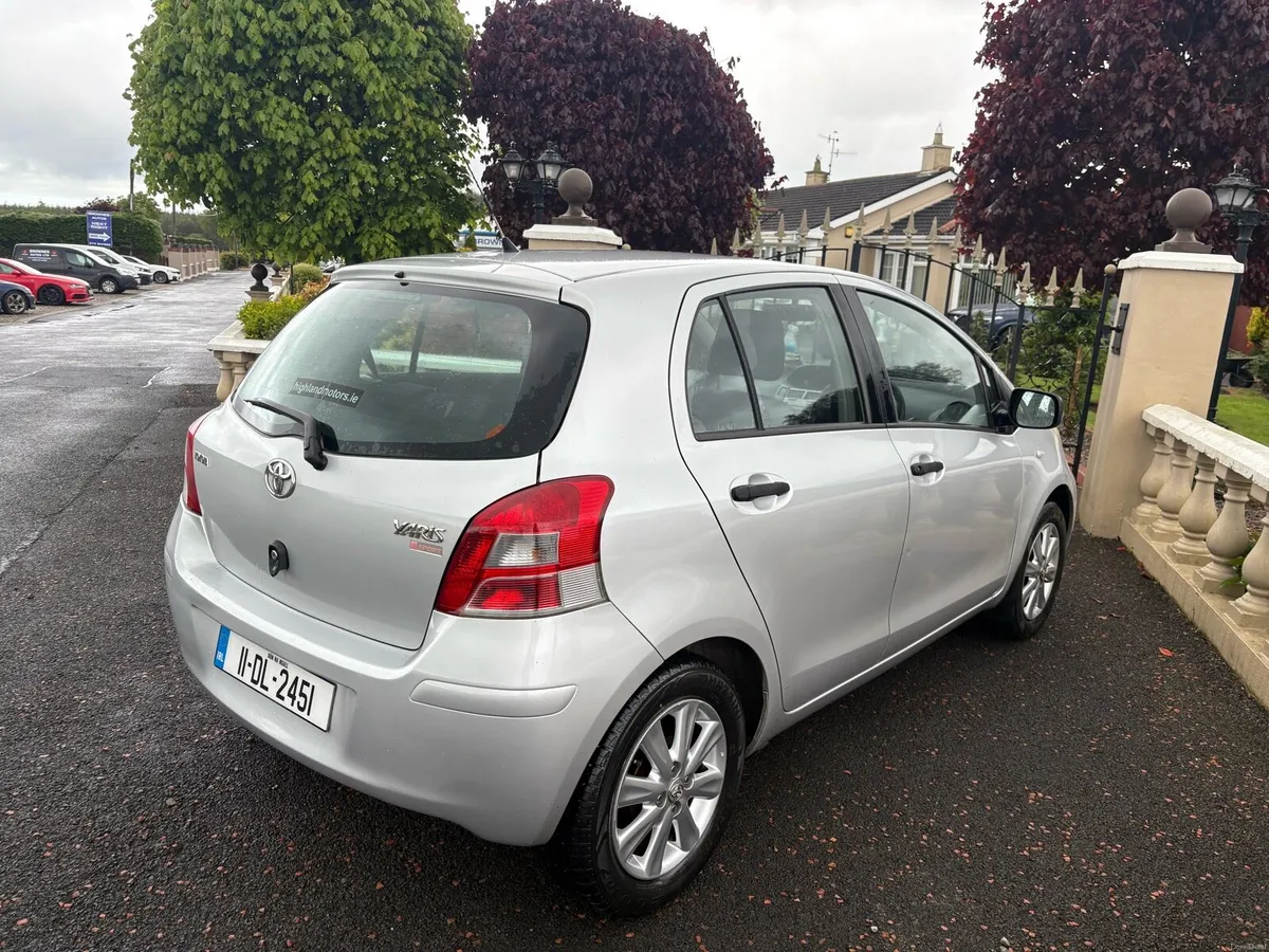 2011 Toyota Yaris - Image 3