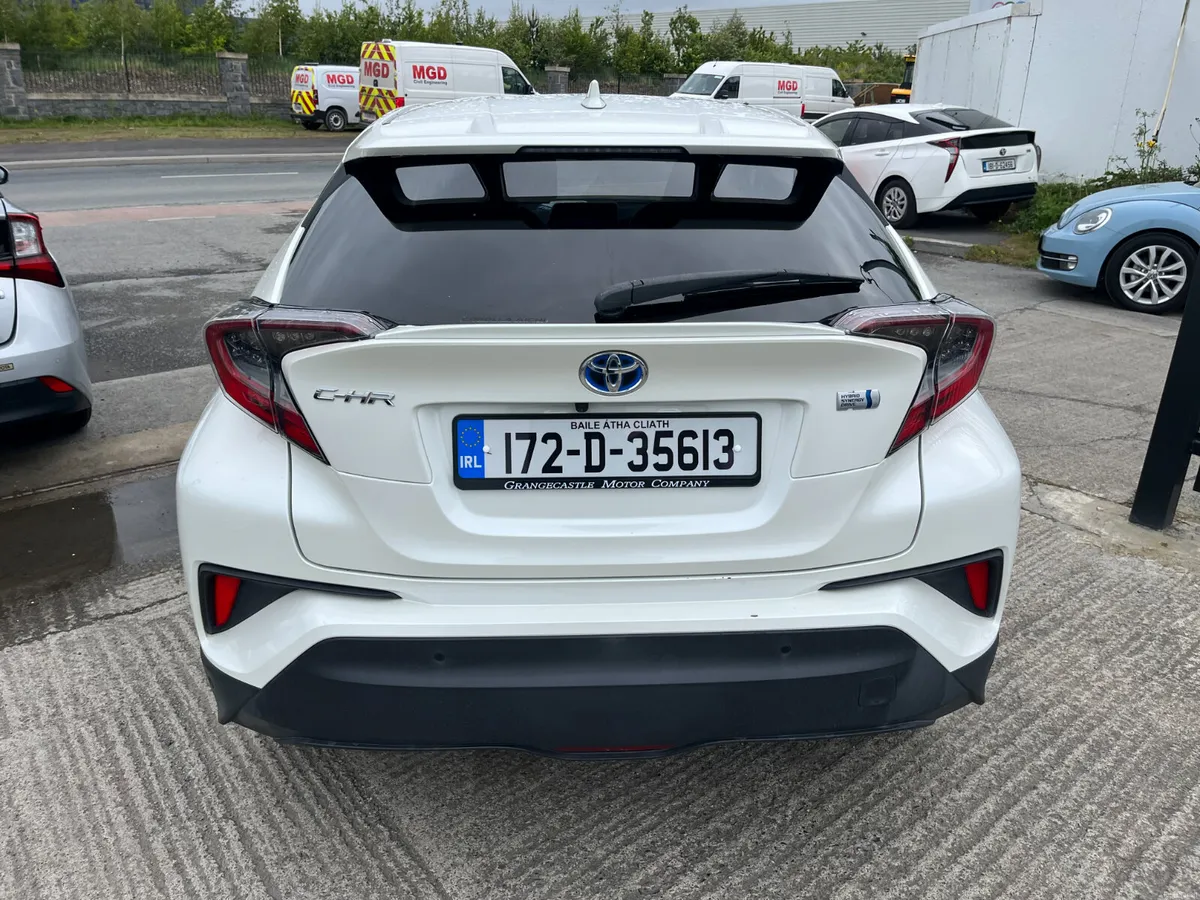 TOYOTA C-HR 2017, 1.8 HYBRID AUTO LOW KM HIGH SPEC - Image 5