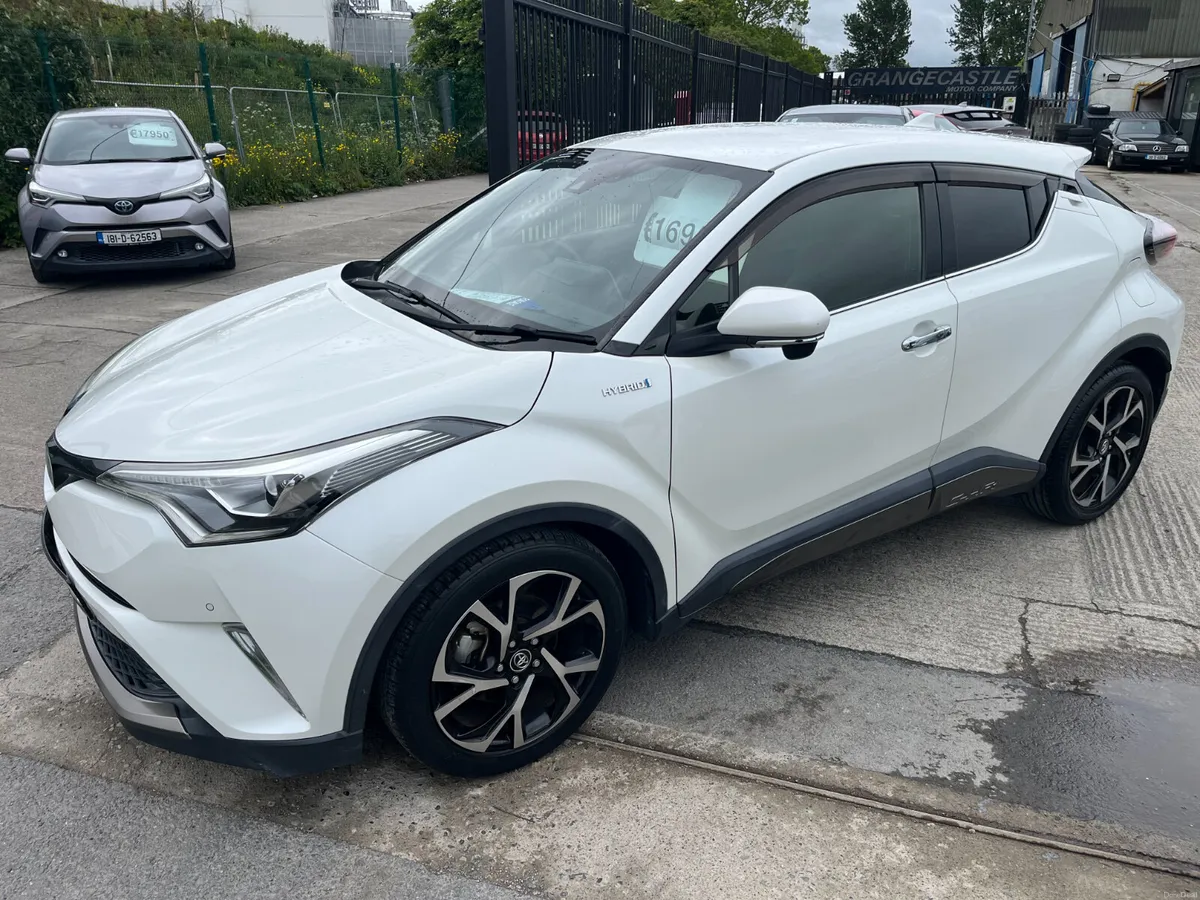 TOYOTA C-HR 2017, 1.8 HYBRID AUTO LOW KM HIGH SPEC - Image 3