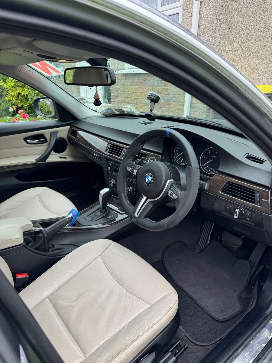 BMW 318d Automatic - Image 1