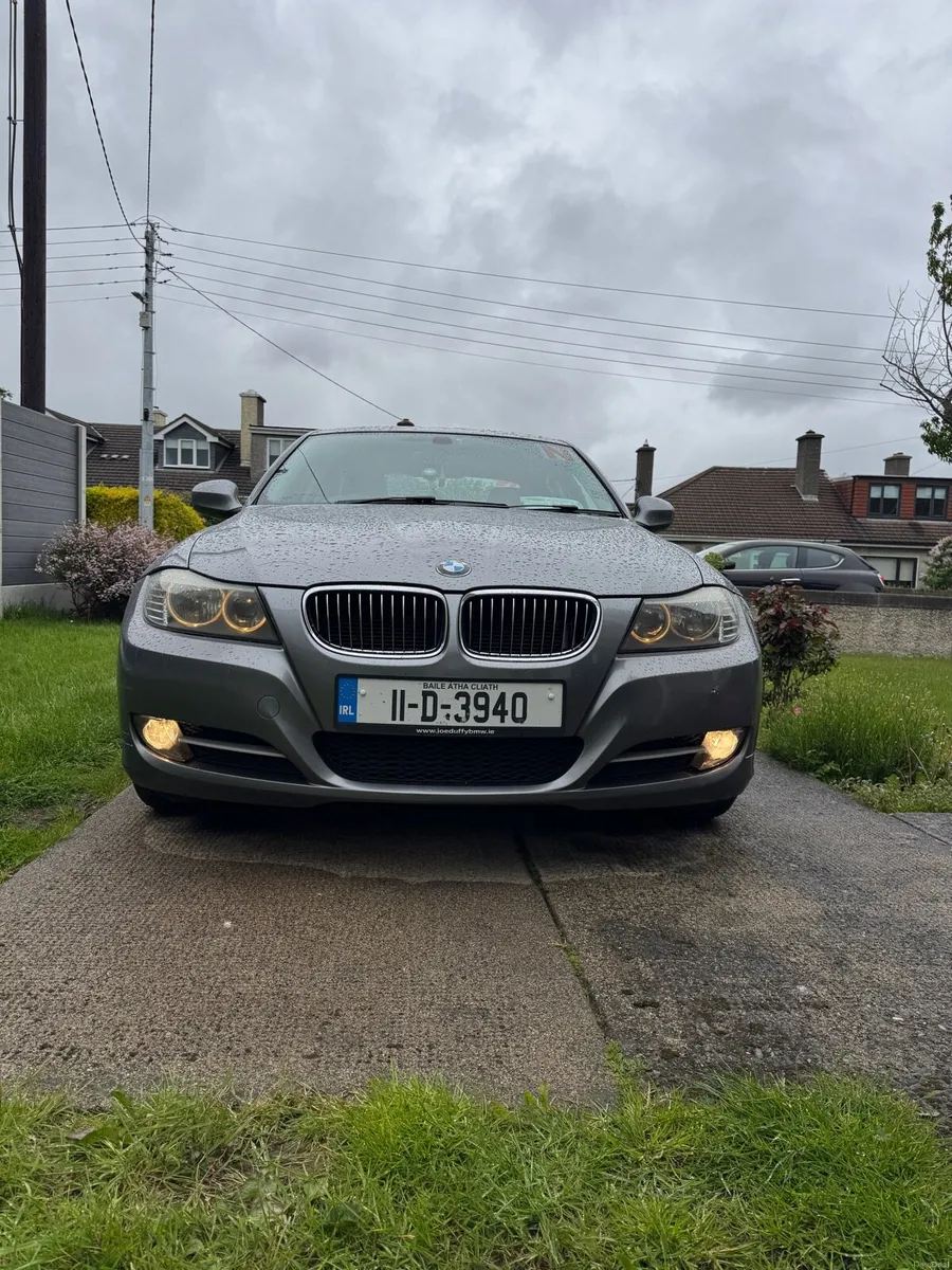 BMW 318d Automatic - Image 2