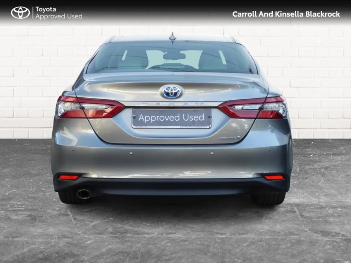 Toyota Camry Hybrid Platinum - Image 4