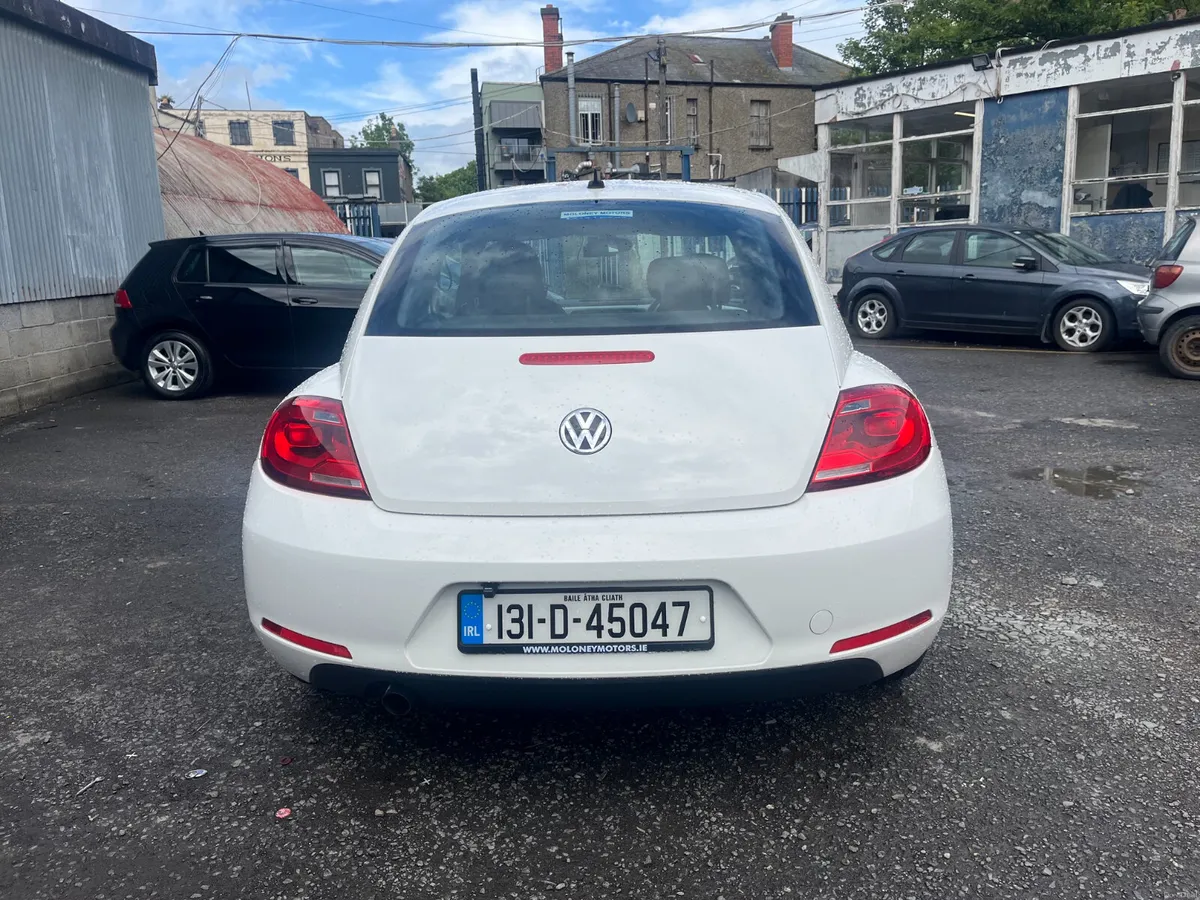 2013 VOLKSWAGEN BEETLE, FULL LEATHER, AUTOMATIC - Image 4