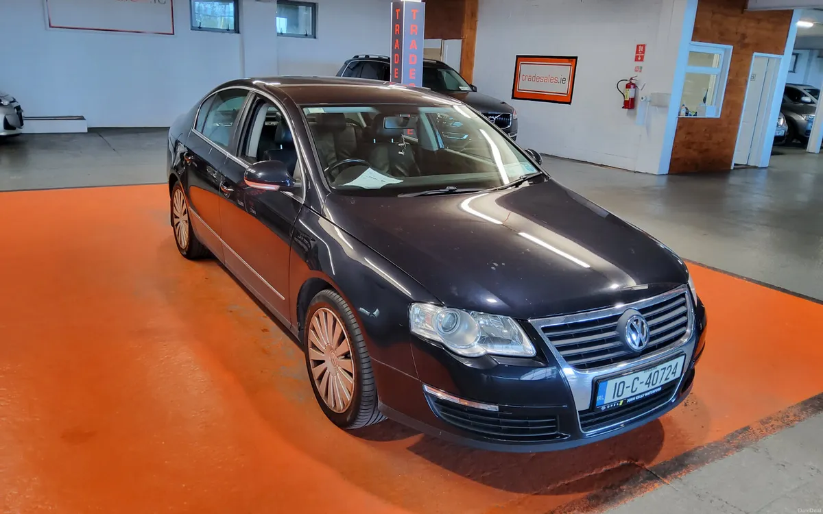 Volkswagen Passat 2010 - Image 1