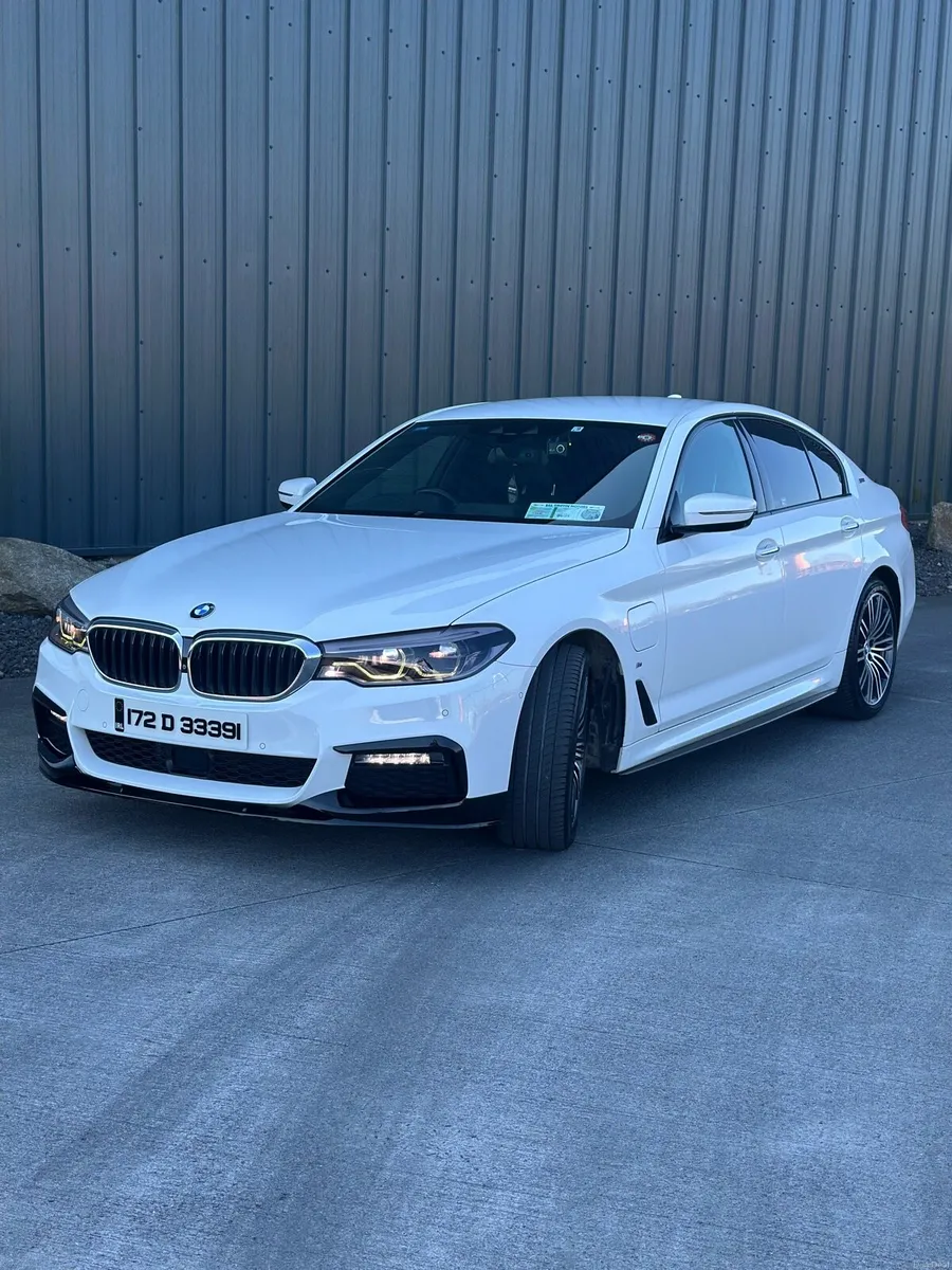 BMW 530e - Image 1