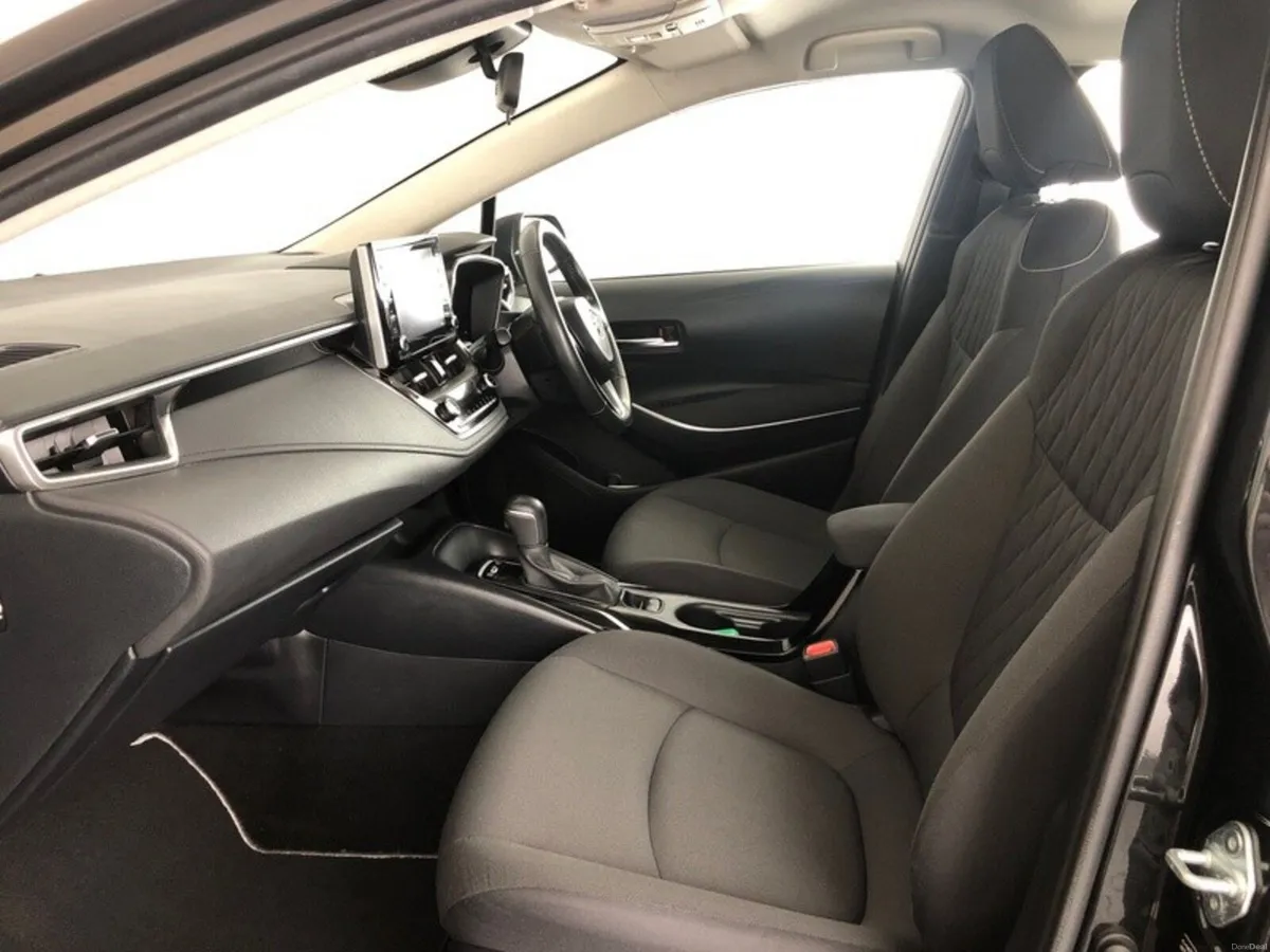 Toyota Corolla COROLLA HYBRID LUNA SAL - Image 6
