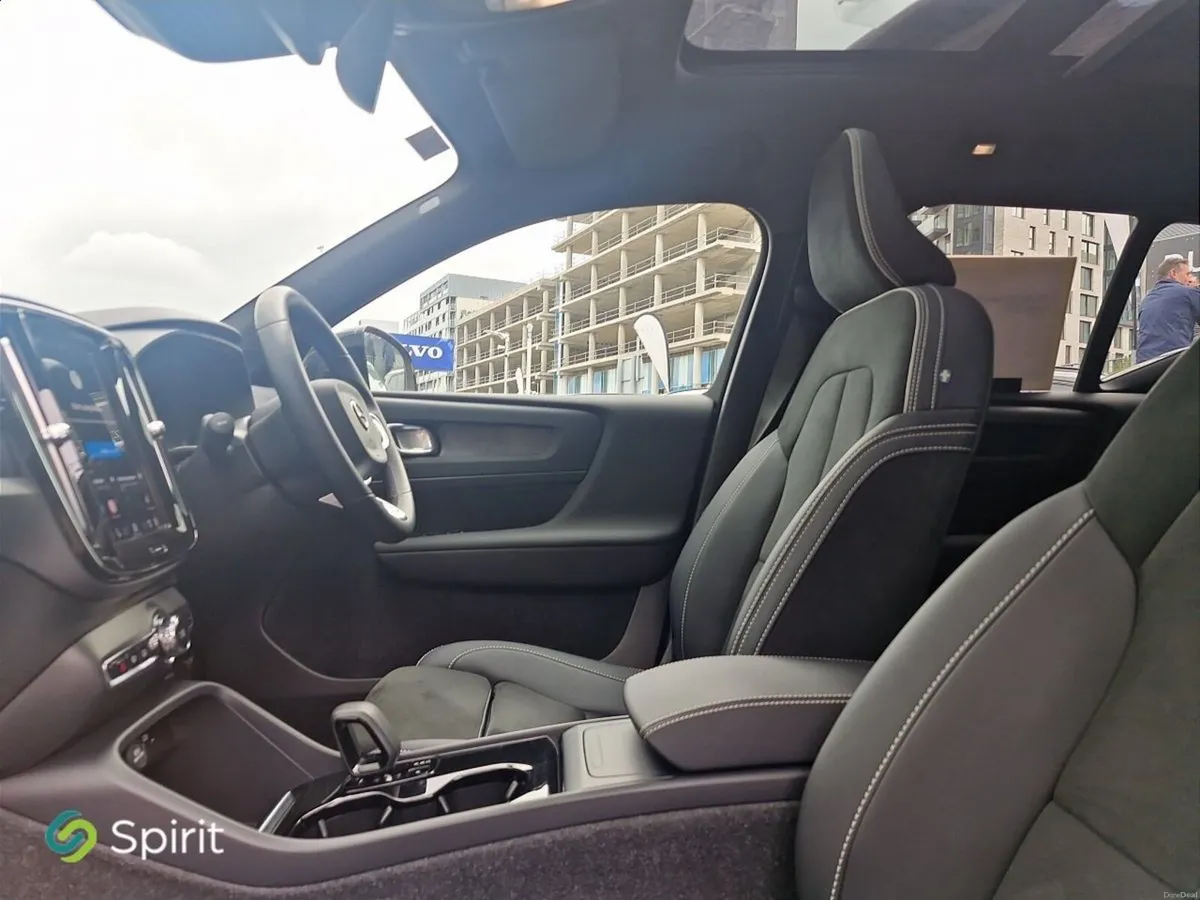 Volvo XC40 Fully Electric 231hp, Ultimate Spec, Pa - Image 4