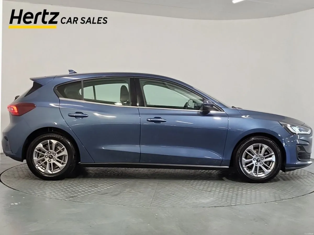 Ford Focus TITANIUM Petrol Manual - Image 4