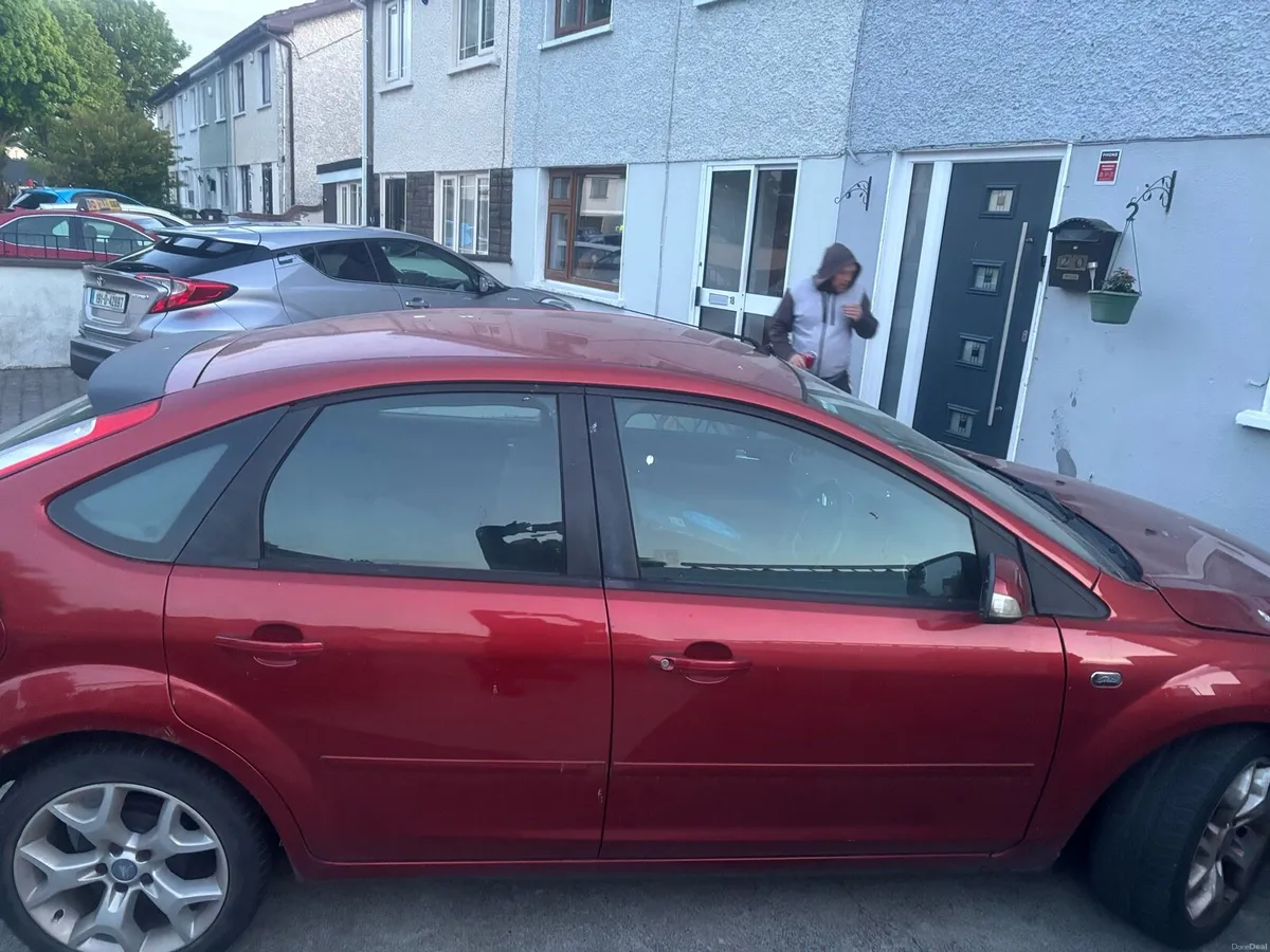 2007 Ford focus ghia model - Image 2