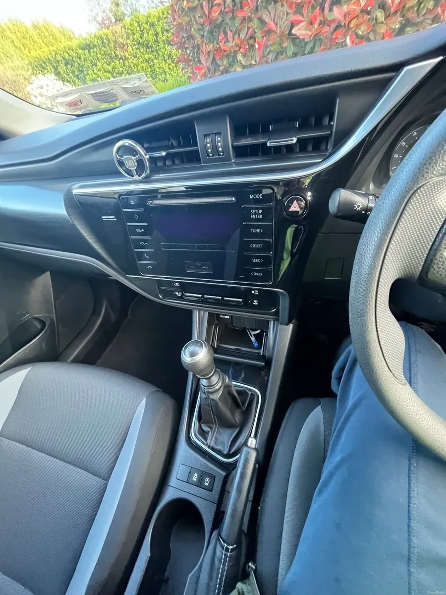 Toyota Auris 2016 - Image 3