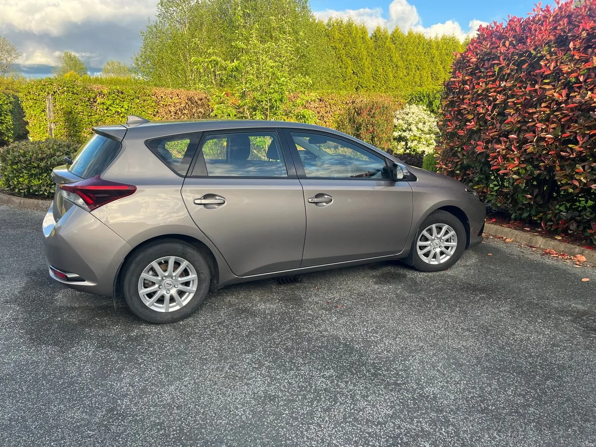 Toyota Auris 2016 - Image 1
