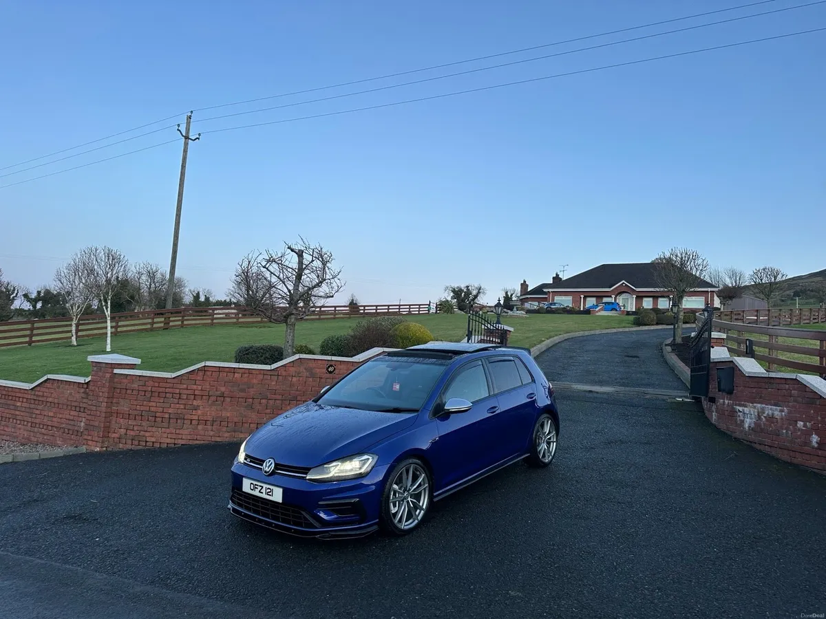 2019 Volkswagen Golf R - Image 1