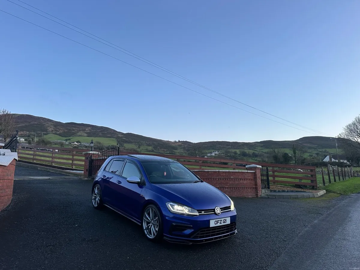 2019 Volkswagen Golf R - Image 4