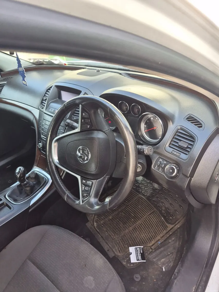 Vauxhall Insignia 2011 - Image 3