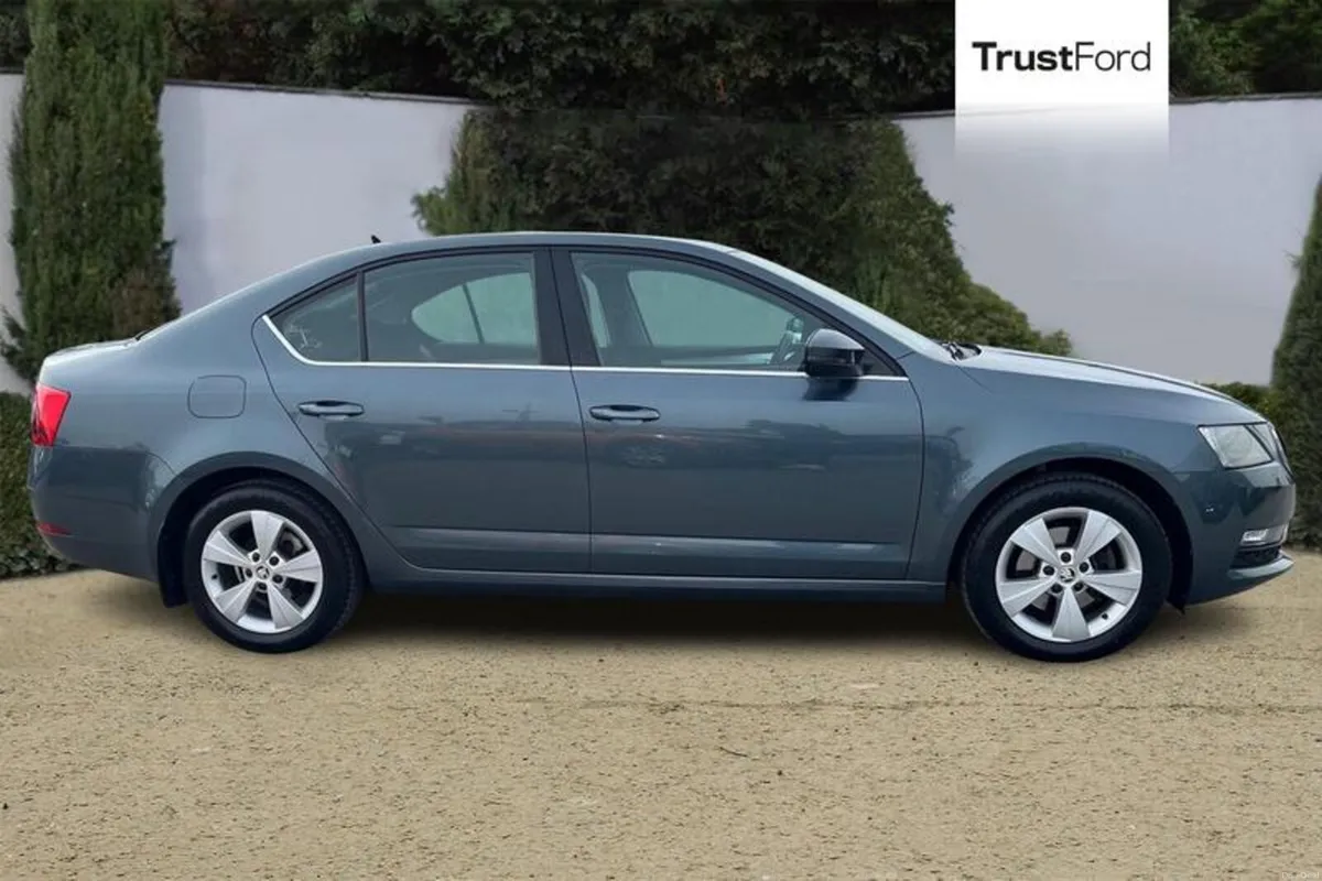 Skoda Octavia SE Technology - Image 3