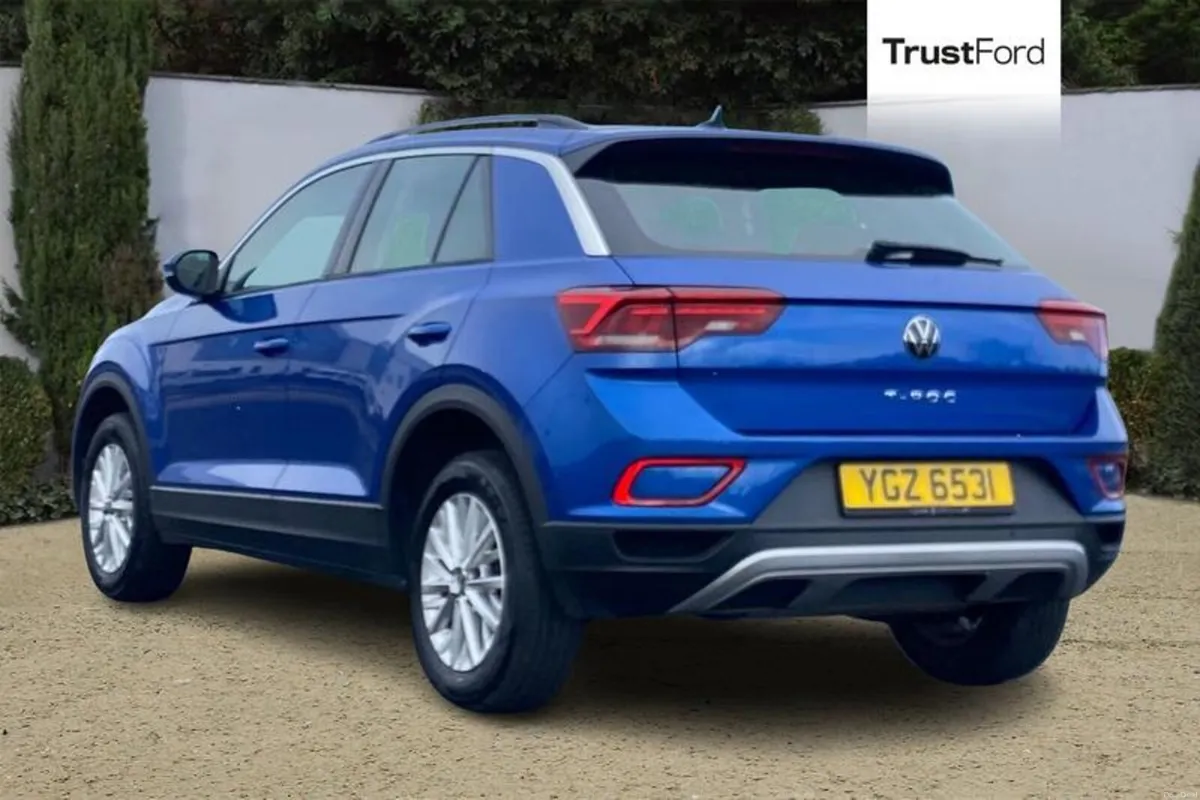 Volkswagen T-Roc Life - Image 2