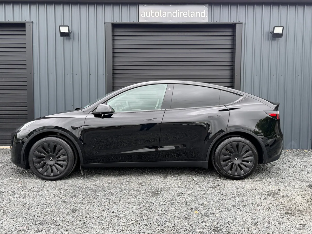 241 Tesla Model Y - Image 3