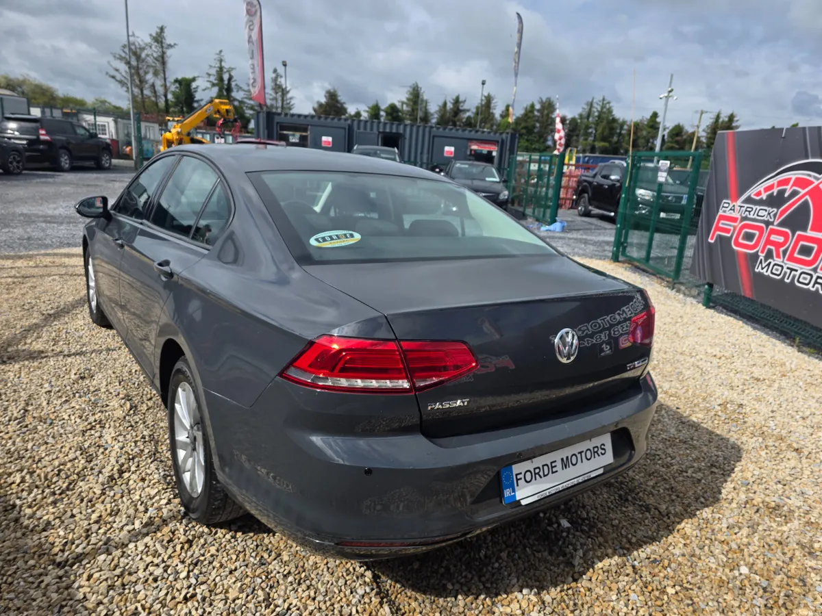 Volkswagen Passat Automatic 2016 - Image 3